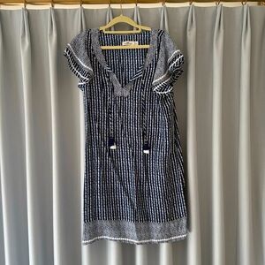 Women’s blue and white Vineyard Vines shift dress, size Medium